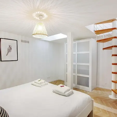 Modern Apt-1br-4p-atelier Des Lumieres Museum Apartment Paris